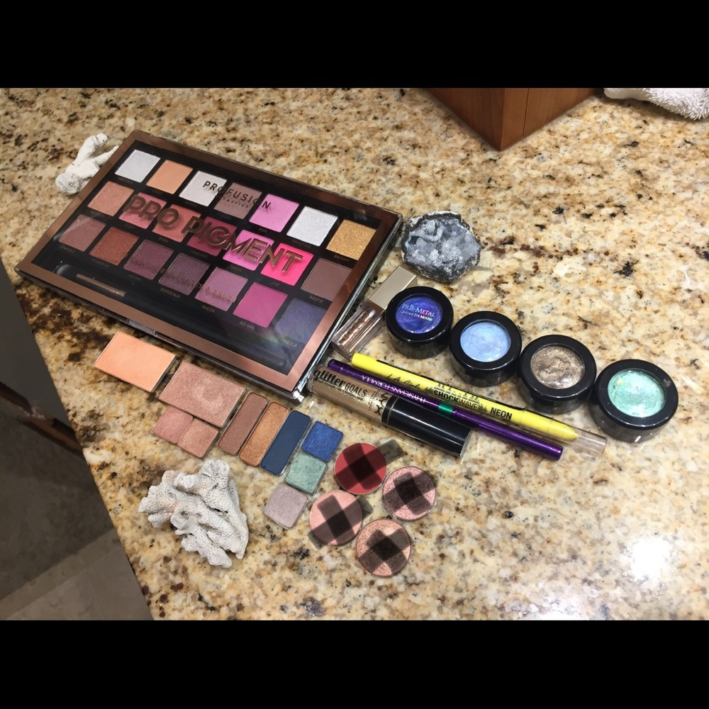 Makeup bundle